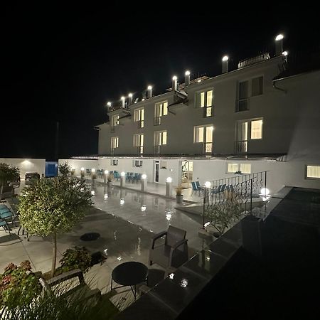 Danelis Hotel Edeleny ภายนอก รูปภาพ
